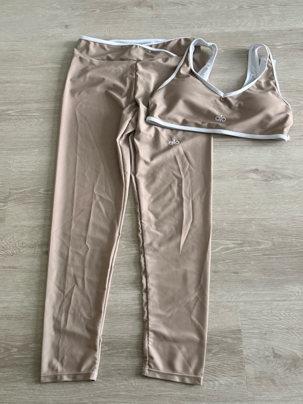 Alo Nude/Tan Sports Bra & Legging Set